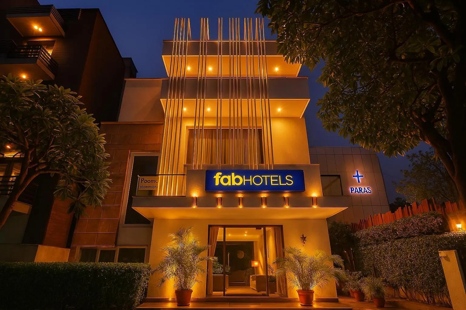 Fabhotel Premium Nest 古尔冈 3*,
